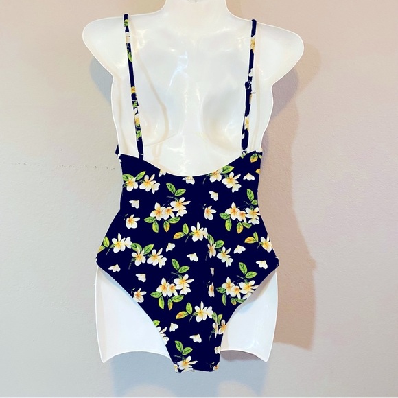 Cupshe Women's Floral One-Piece Swimsuit with Lace Detail Sz-Small - Picture 3 of 5